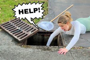 CATCHING THE CREATURE TRAPPED IN SEWER!