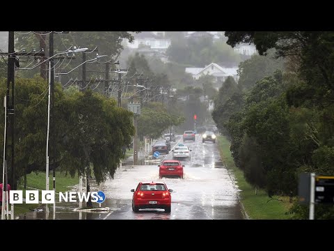 Flood-hit Auckland, New Zealand suffers more heavy rain – BBC News