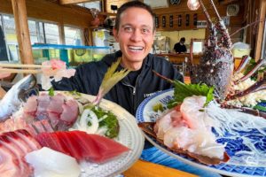 Extreme Japanese Food!! 20 Seconds LOBSTER SASHIMI 🦞 Kaisen Don in Miyazaki!