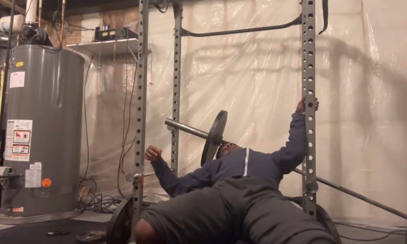 iShowSpeed Almost Dies After Bench Pressing ๐
