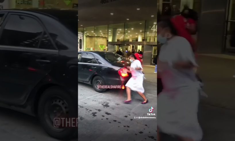 (Hood fight) woman escapes from hospital