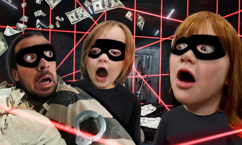 BABY ROBBER FAMiLY!! Adley & Niko steal money from the Brookhaven Bank & Adopt a pet family with Dad