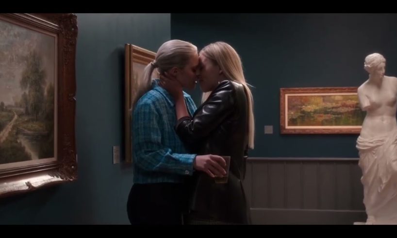Leighton and Tatum Kiss Scenes - The Sex Lives of College Girls: Season 2