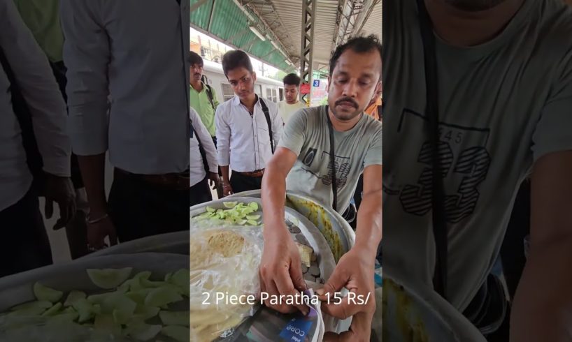 Early Morning Breakfast in Sealdah Station #shorts #streetfood #sealdah