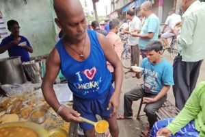 Great Kailash Mama Selling Kachuri in Kankinara | Tasty Breakfast | Indian Street Food