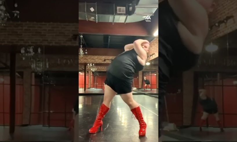 Guy Shows Cool Dance Moves in High Heels | People Are Awesome