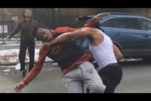 Hood Street Fights (Baton Rouge,Louisiana) #streetfights #worldstarhiphop #brawl #viralvideos #yt