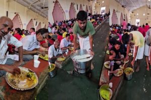 Daily Thousands of People Eating Mahaprasad | Unlimited Khichuri , Anna , Dal , Rasa Sabji | Mayapur