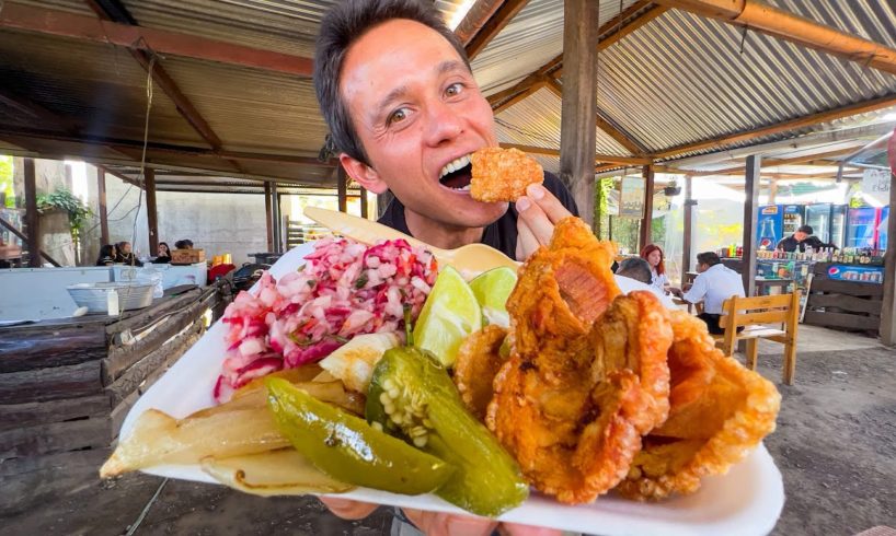 Street Food in Guatemala!! 🥓 CRISPIEST CHICHARRON with Jalapeños!! 🫑