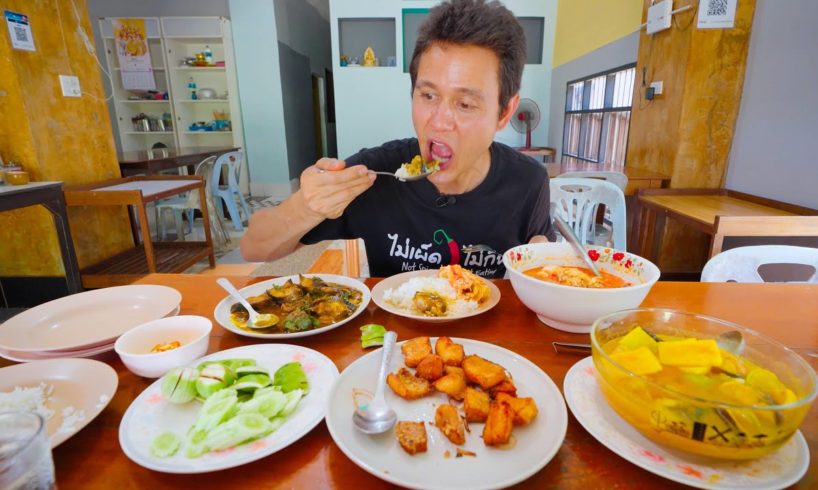 Best Shrimp Tom Yum!! 🍤 THAI FOOD PARADISE in Phatthalung, Thailand!!