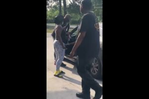 Hood Girl Street Fight