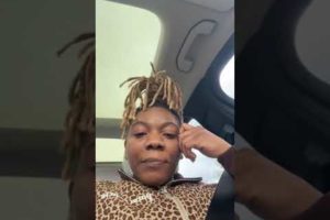 K Hood on live showing her FIGHT Carean!! K Hood is on badazz Flo side and say he’s not wrong!!!