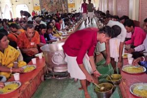Mayapur Iskon Sulabh Bhojanalaya - Peaple Taking Unlimited Prasad Bhog - Jay Shree Krishna | Rice