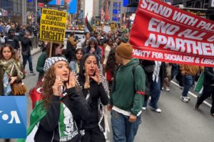 New York City: Hundreds Attend pro-Israel and pro-Palestinian Protests | VOA News
