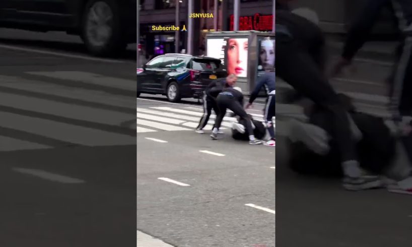 😱🥷42 Times Square #nyc #viral Epic street Fighting “wait till End” Welcome to NY😱For Surprise 🥷