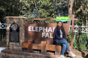Khasi people are awesome 😎| Elephant Falls | Beautiful view and people🥰 Shillong! Episode 1