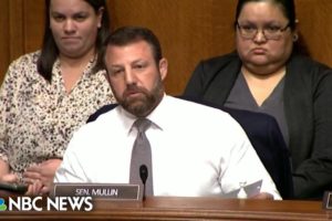 WATCH: Republican Sen. Mullin challenges Teamsters president to fight during hearing