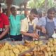 Mumbai Kalpana Aunty Vada Pav Craze - 20 Rs/ Each | Street Food Loves You