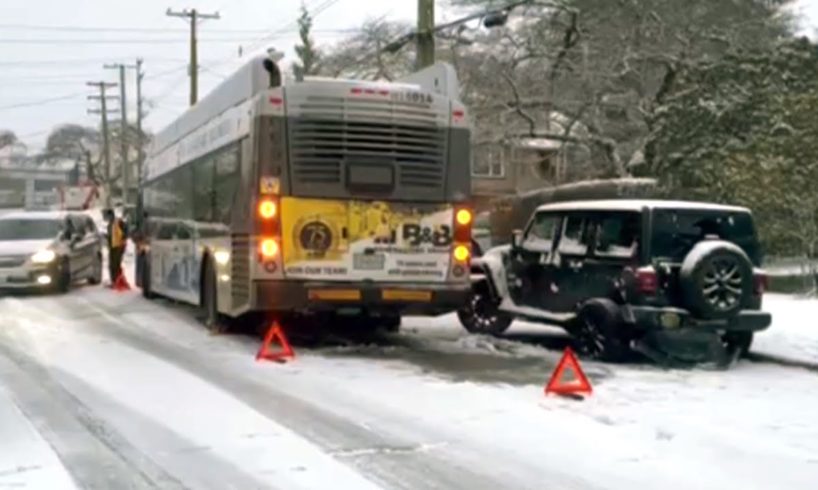 Crashes and chaos on roads across Metro Vancouver after snow falls