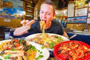 Italian Street Food in Naples!! SEAFOOD SPAGHETTI + Pizza in Naples, Italy!!