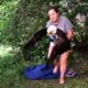 Brave woman rescues eagle