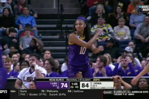 😂 Angel Reese FOULS OUT, Crowd TAUNTS Her, Waving BYE | Elite Eight, Iowa Hawkeyes vs LSU Tigers