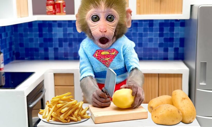 Baby Monkey Bon Bon cooking french fries and swims with the funny duckling in the water park