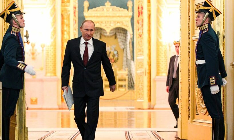 Best Moments of Vladimir Putin. Putin New style Extraordinary Putin's Walk. Carlson Navalny died
