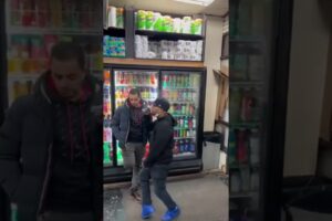 “DRUNK GUY FIGHTS“ #2022 #viral #drunk #fight #hood #new #brownsville #store #dance #brooklyn