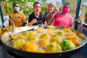 Indian Street Food in Bangalore!! 🫑 5 UNIQUE FOODS You Have to Try!