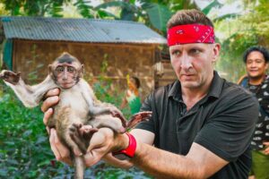 Philippines Most Exotic Meat!! Monkey with the Aeta Tribe!!