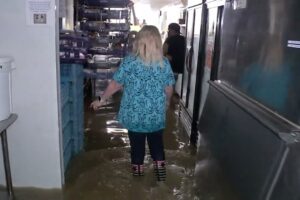 Residents near Lake Conroe prepare for flooding