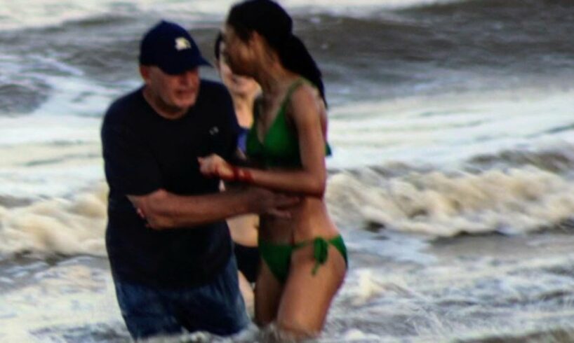 Brave Teen Punches Shark After Being Attacked at Beach