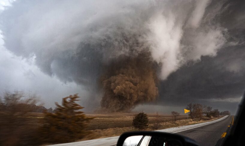 Most Emotional Storm Chase Ever - Hedrick, IA EF4 Tornado