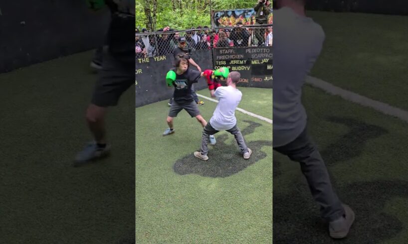 85 Pounds vs 113 pounds #adults #fighting #backyard #streets #beef