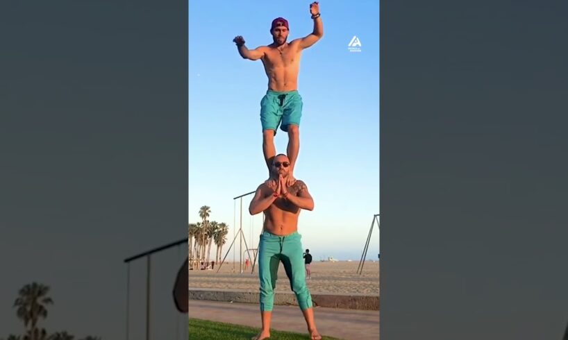 Man Stands On Friend's Head | People Are Awesome