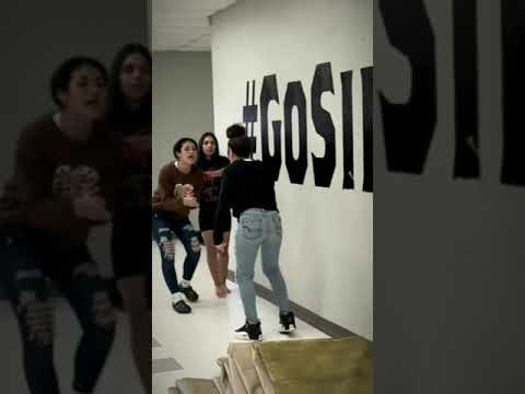girls fighting at school 🙆‍♂️😁 #shorts #girls #fight
