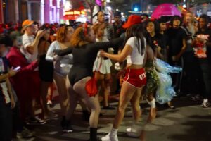 Hood Girl Street Fight