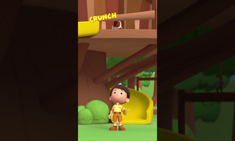 Crunchy Banana Prank! 🍌😝 | Leo the Wildlife Ranger | #shorts #animals #fun