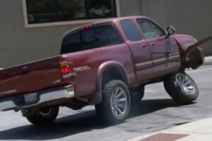 BEST OFF ROAD FAILS OF THE WEEK 🔥 4x4 Off-Road Fails Caught on Camera