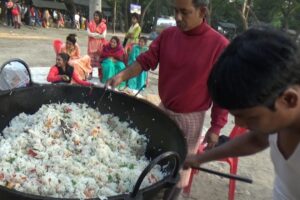 Mixed Vegetable Fried Rice Preparation | People Enjoying One day Outing With Delicious Food