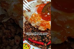 RESTORAN PAD KAPRAO PUNYA MARK WIENS