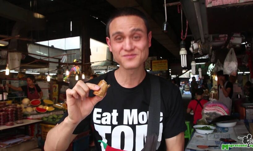 Sai Ua (ไส้อั่ว) - Thai Herb Sausage at Ton Payom Market (ตลาดต้นพยอม), Chiang Mai