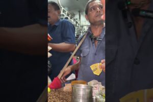 লোকাল ট্রেন এ টাইম পাস নিরামিষ সেদ্ধ ছোলা #shorts #streetfood #localtrain