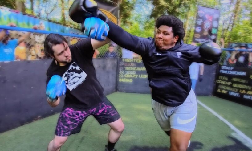 SUPER heavyweight Slugfest!