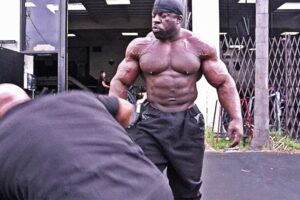 When Dumb Bodybuilders Try To Attack MMA Fighters!