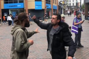 STREET FIGHT!! 👊😡👊😡WELCOME TO THE U.K!! #crazy #public #audit