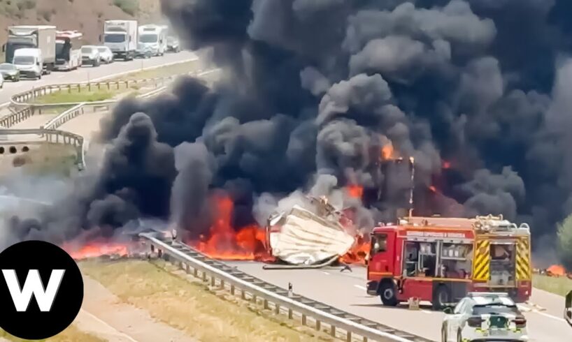 30 Minutes of Insane Car Crashes – Catastrophic Failures for Idiots on the Road
