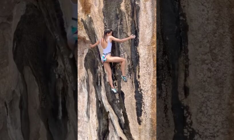 Rock Climbing Fails ! 🧗‍♂️