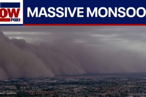 WATCH: Dangerous dust storm rolls through Phoenix, AZ